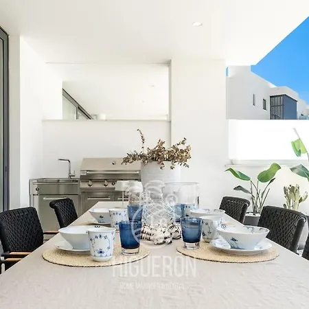 Higueronrentals Mikero